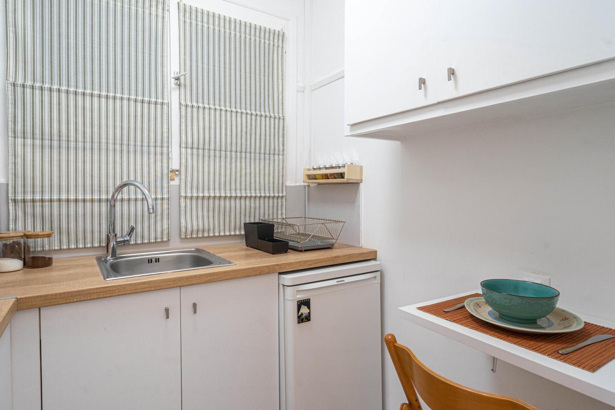 Lovely Studio In Likavitos Hill Athens Exterior photo